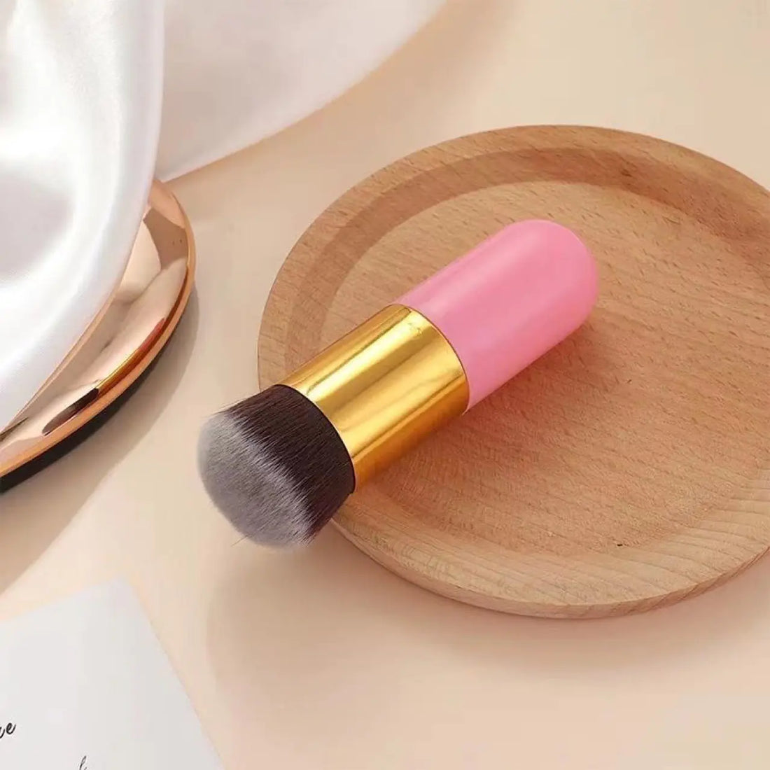 Flawless Foundation Brush: Radiant, Captivating Results Fast